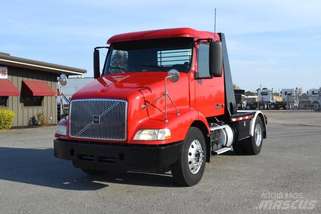 Volvo VNM 42 T200 中古トラクターヘッド | トレーラーヘッド