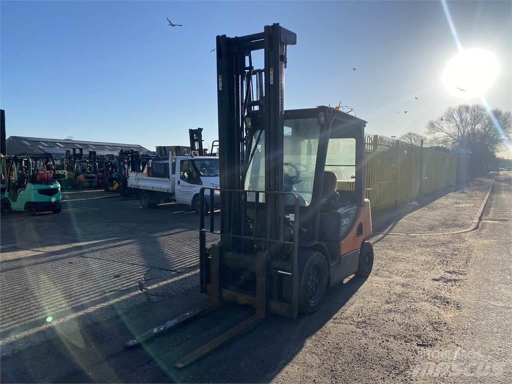 Doosan D30S-5 ディーゼル・軽油