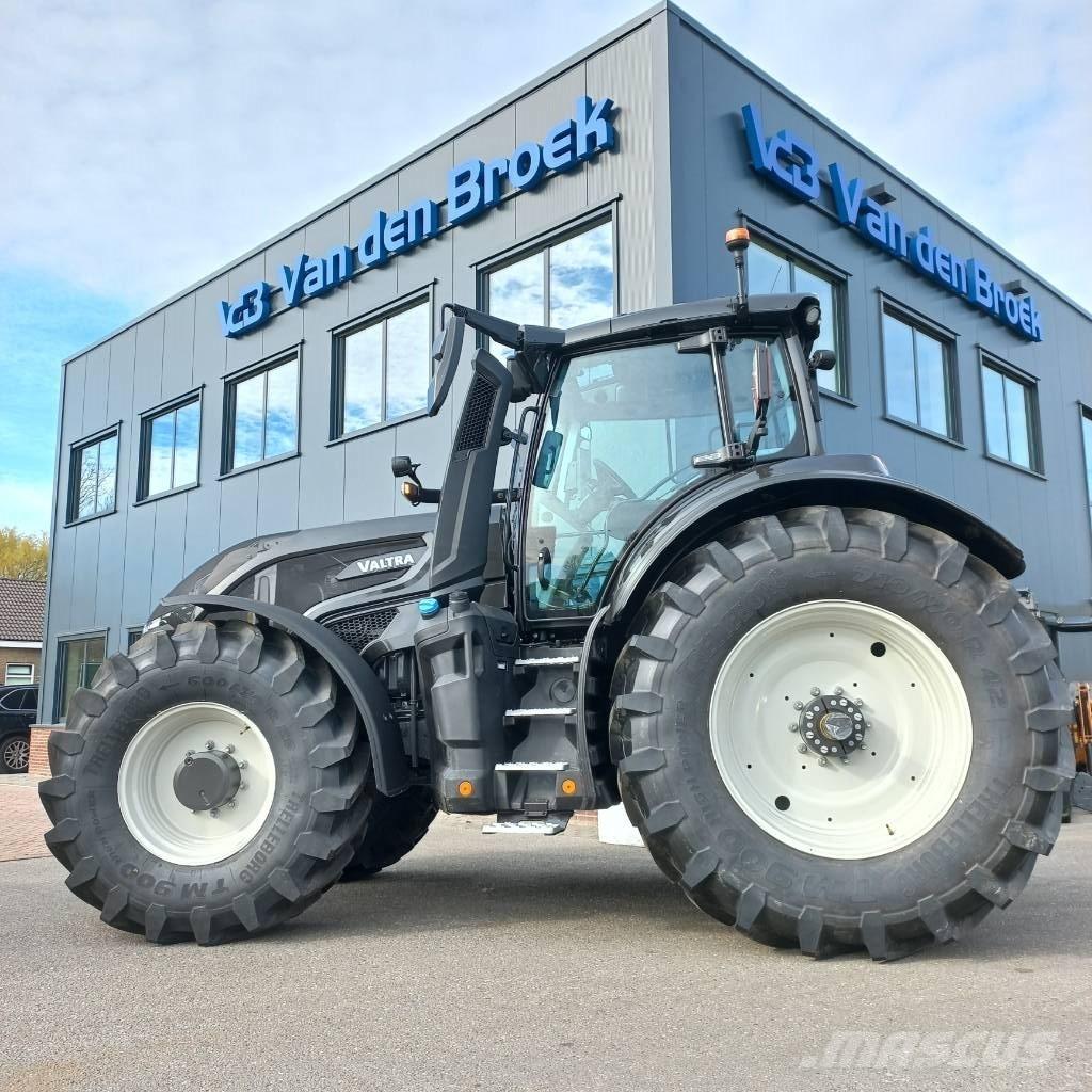 Valtra Q 305 DEMO トラクター