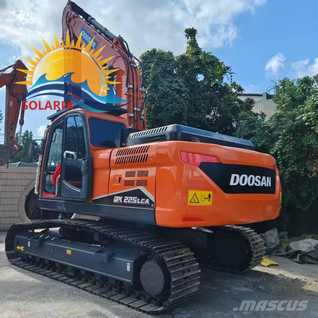 Doosan DX 225 LCA 大型油圧ショベル12t以上（パワーショベル・ユンボ）