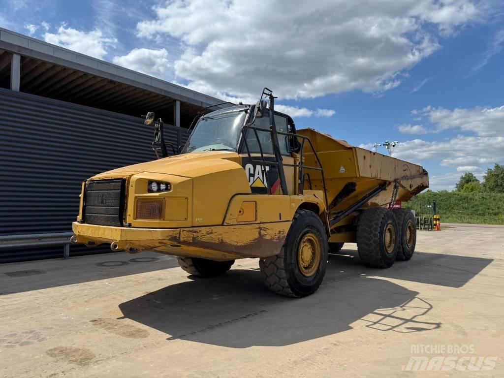 CAT 730C アーティキュレート式ダンプトラック