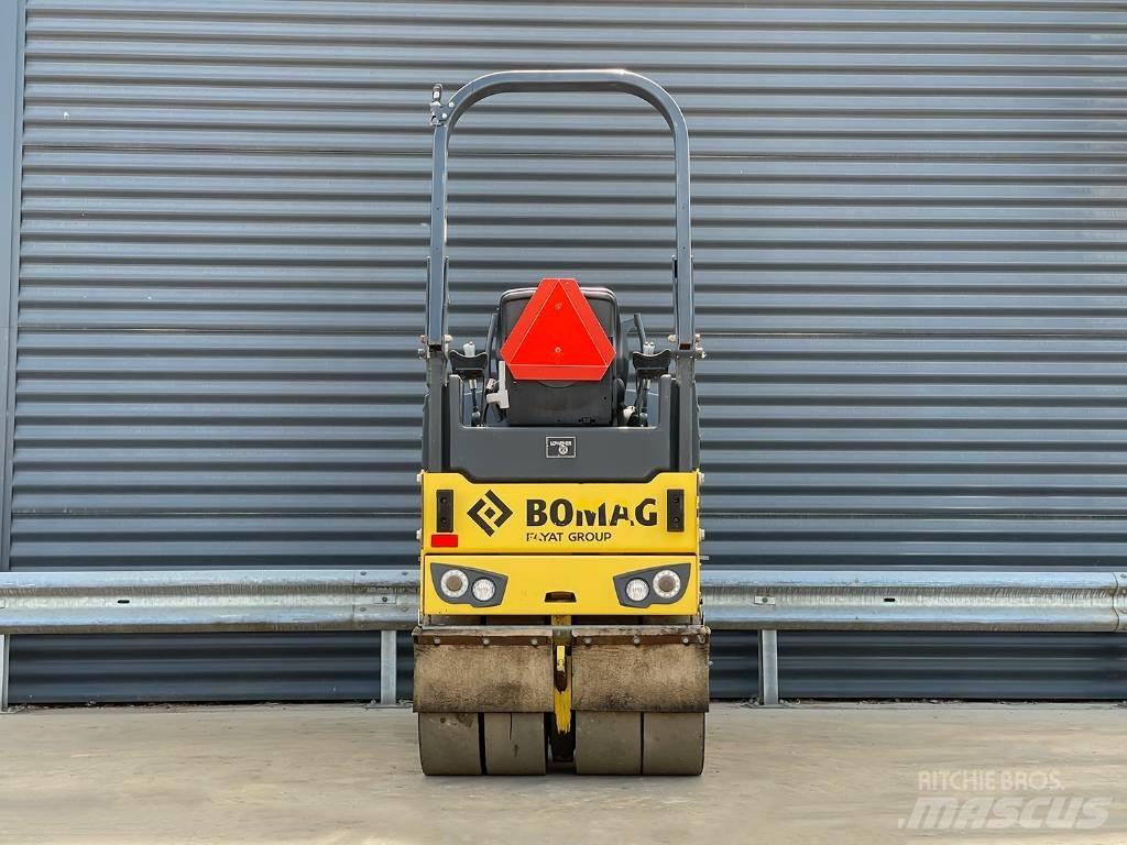 Bomag BW 100 AC-5 コンバインドローラ