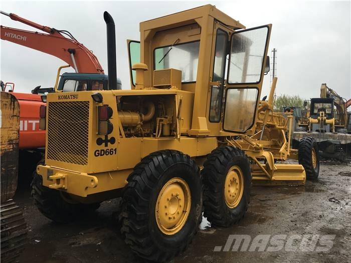 Komatsu GD 661 モーターグレーダー