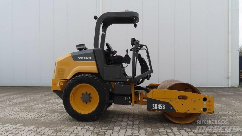 Volvo SD 45 B 振動ローラ