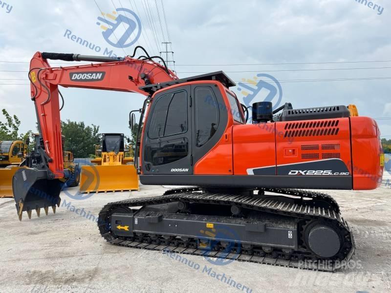 Doosan DX 225 LC-9C 大型油圧ショベル12t以上（パワーショベル・ユンボ）