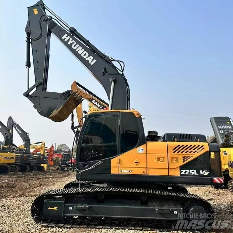 Hyundai R225 大型油圧ショベル12t以上（パワーショベル・ユンボ）