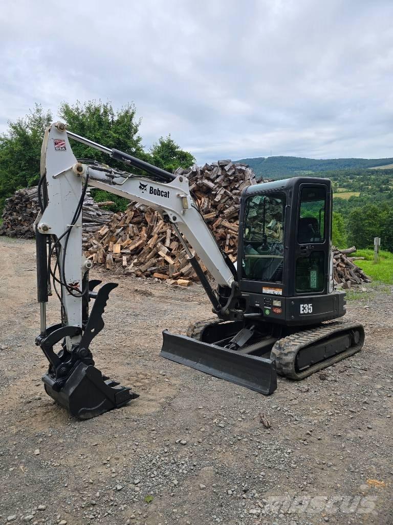 Bobcat E 35 ミニ油圧ショベル 7t以下（ミニユンボ・ミニディガー）