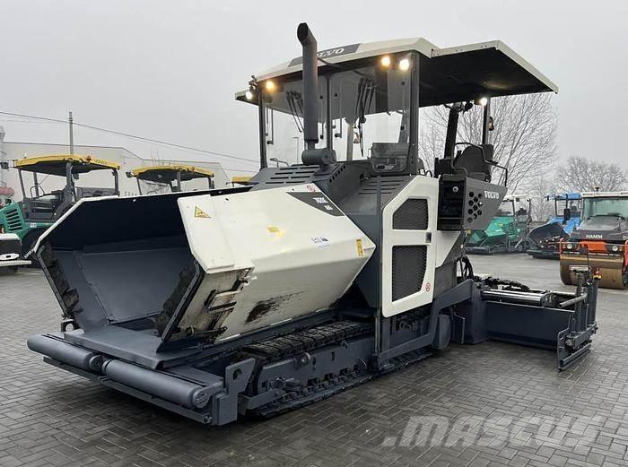 Volvo P 7820C アスファルトフィニッシャ