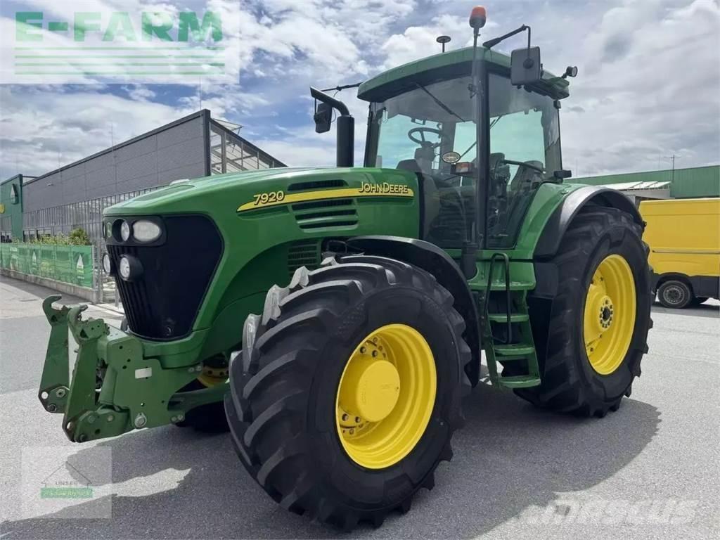 John Deere 7920 トラクター