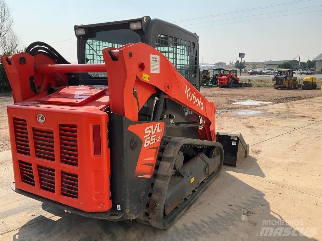 Kubota SVL65-2 スキッドステアローダー