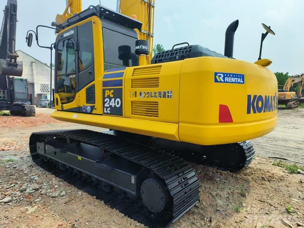 Komatsu PC 240-8 中型油圧ショベル 7ｔ-12ｔ（ユンボ・パワーショベル・バックホー）