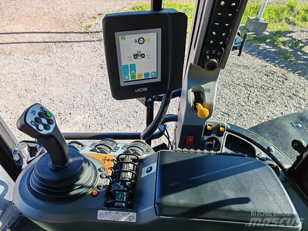 JCB Fastrac 4220 トラクター