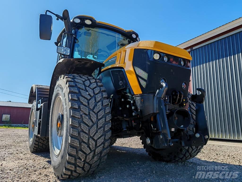 JCB Fastrac 4220 トラクター
