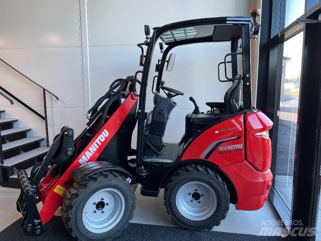 Manitou MLA 2-25 H 多目的ローダー