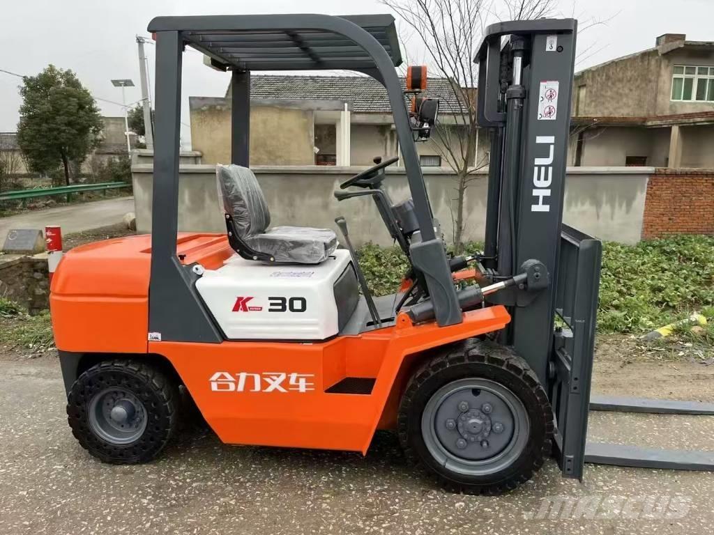 Heli 30 テレスコーピックハンドラー