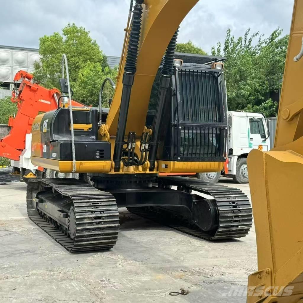 CAT 320D2 大型油圧ショベル12t以上（パワーショベル・ユンボ）