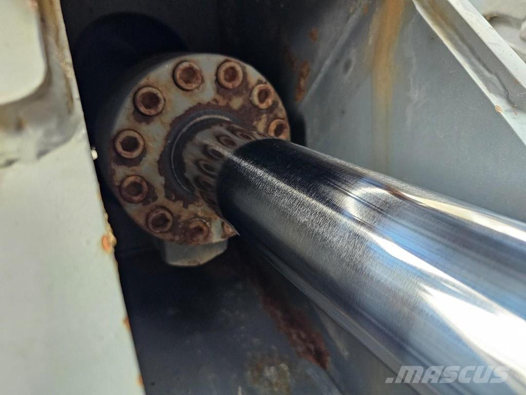 Terex TM350 廃棄物／工業産廃処理機