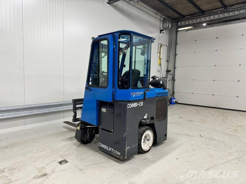 Combilift C3000CB サイドローダー