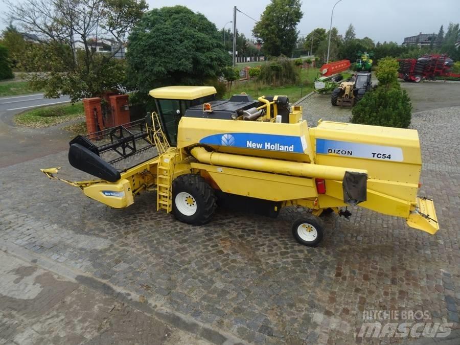 New Holland TC 54 コンバイン