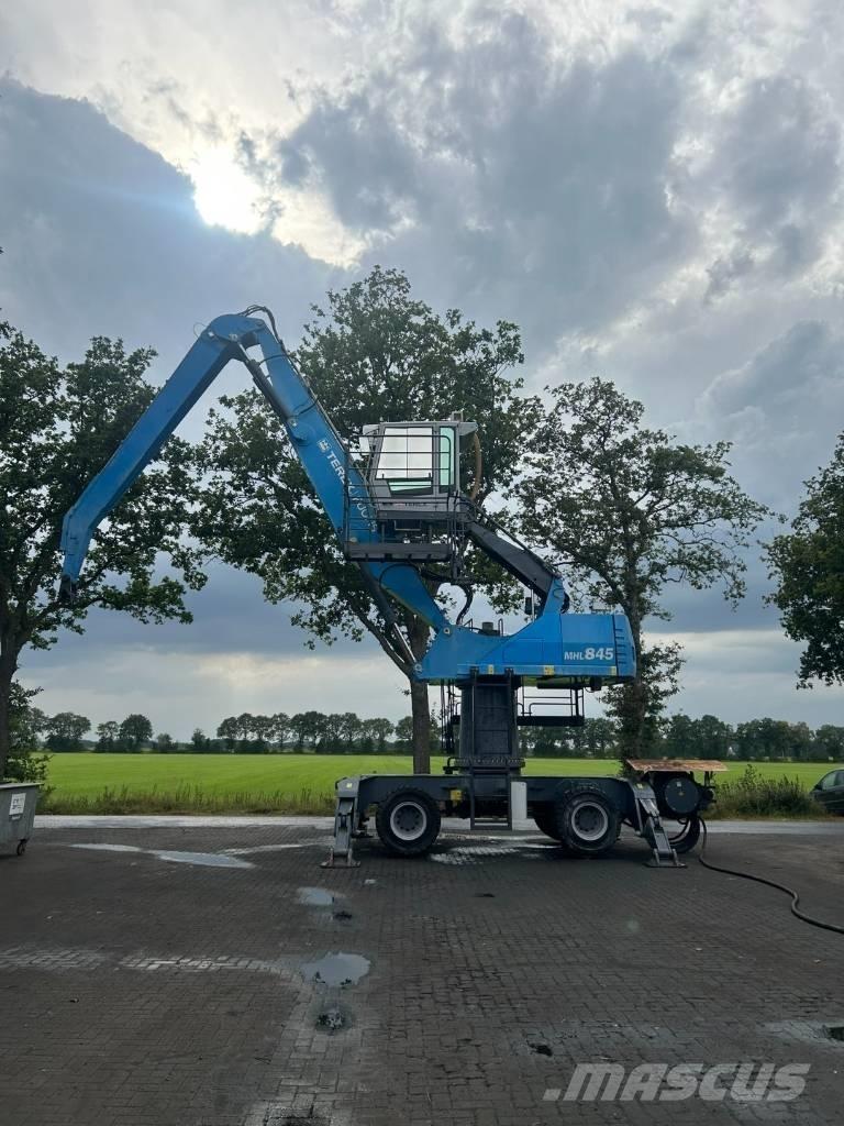 Fuchs 845 廃棄物／工業産廃処理機