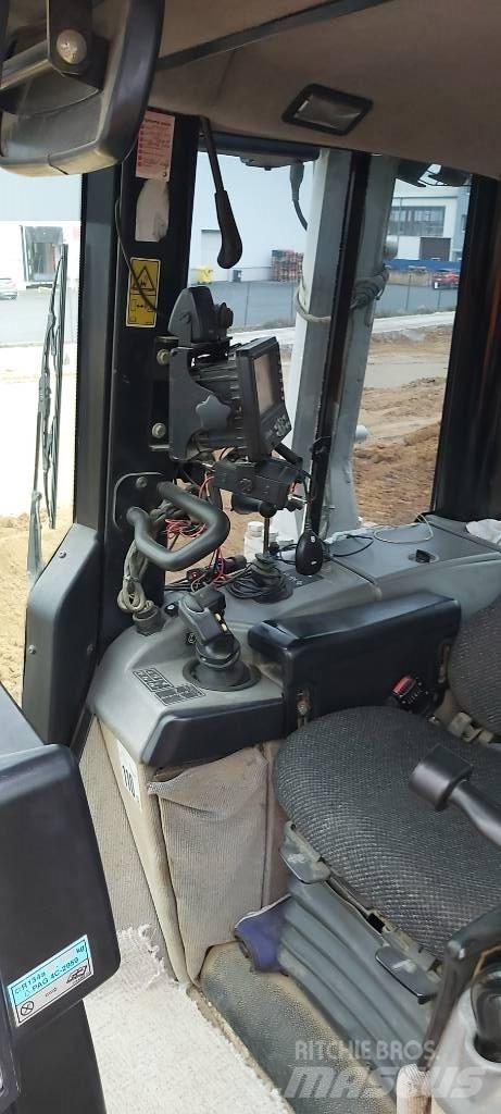 CAT D6N XL ブルドーザー