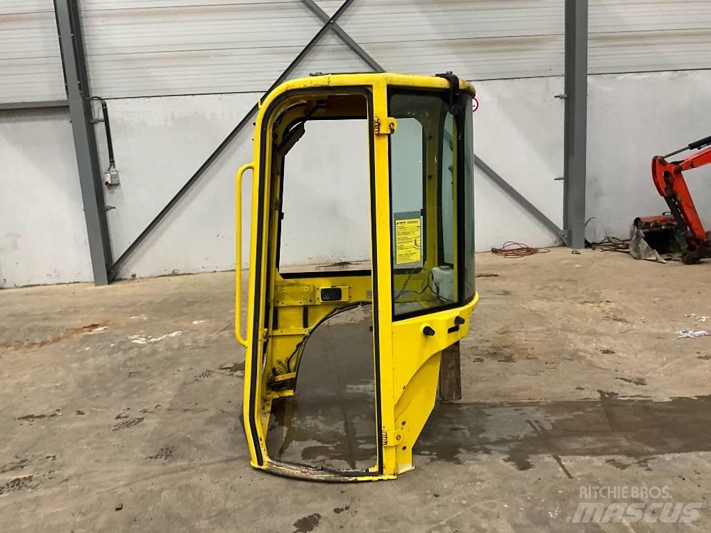 Yanmar Vio 20 / vio 25 キャビン及び内装