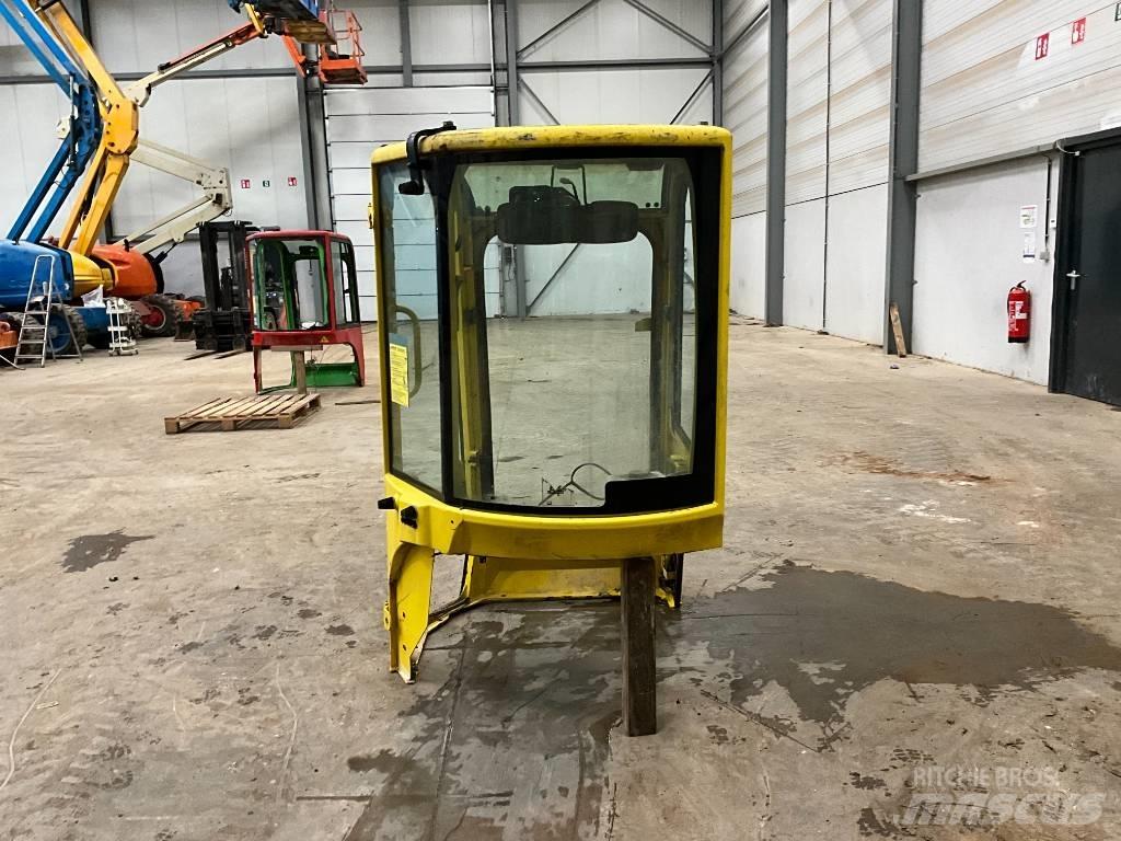 Yanmar Vio 20 / vio 25 キャビン及び内装
