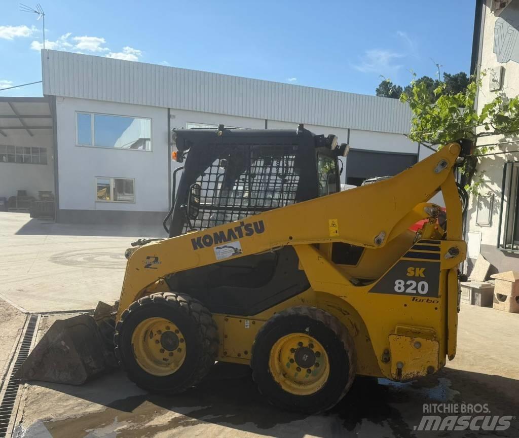 Komatsu SK 820-5 スキッドステアローダー