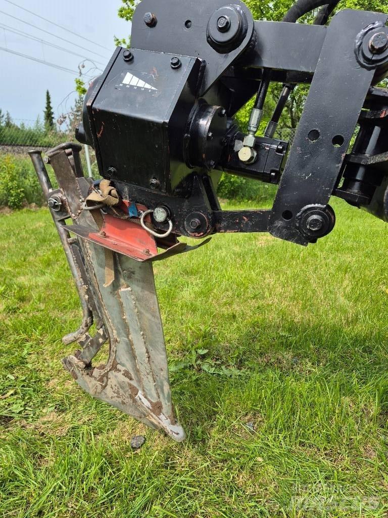 Ditch Witch R300 トレンチャー