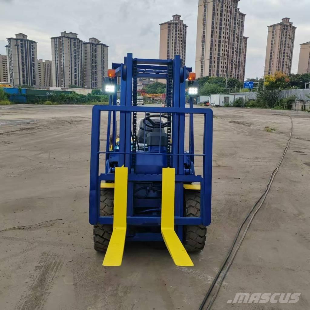 Komatsu FD 30 T-17 ディーゼル・軽油