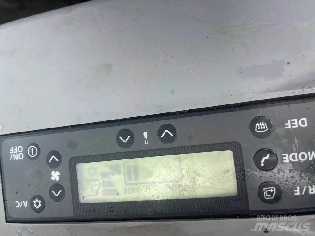 Hitachi U55-5a ミニ油圧ショベル 7t以下（ミニユンボ・ミニディガー）