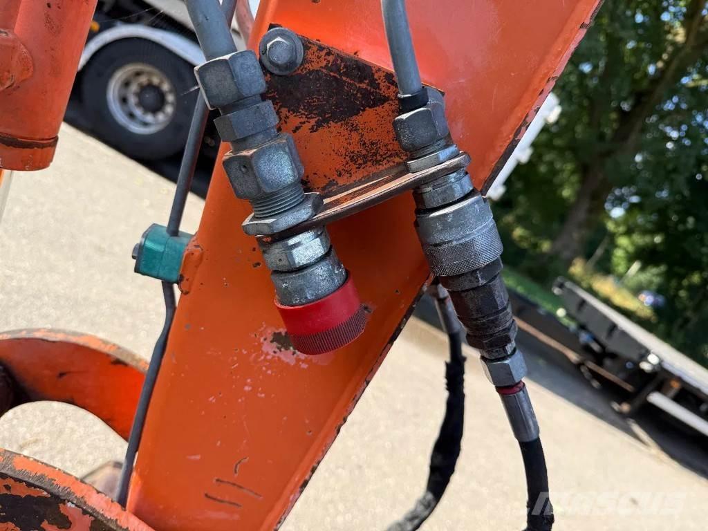 Hitachi ZX30U ミニ油圧ショベル 7t以下（ミニユンボ・ミニディガー）