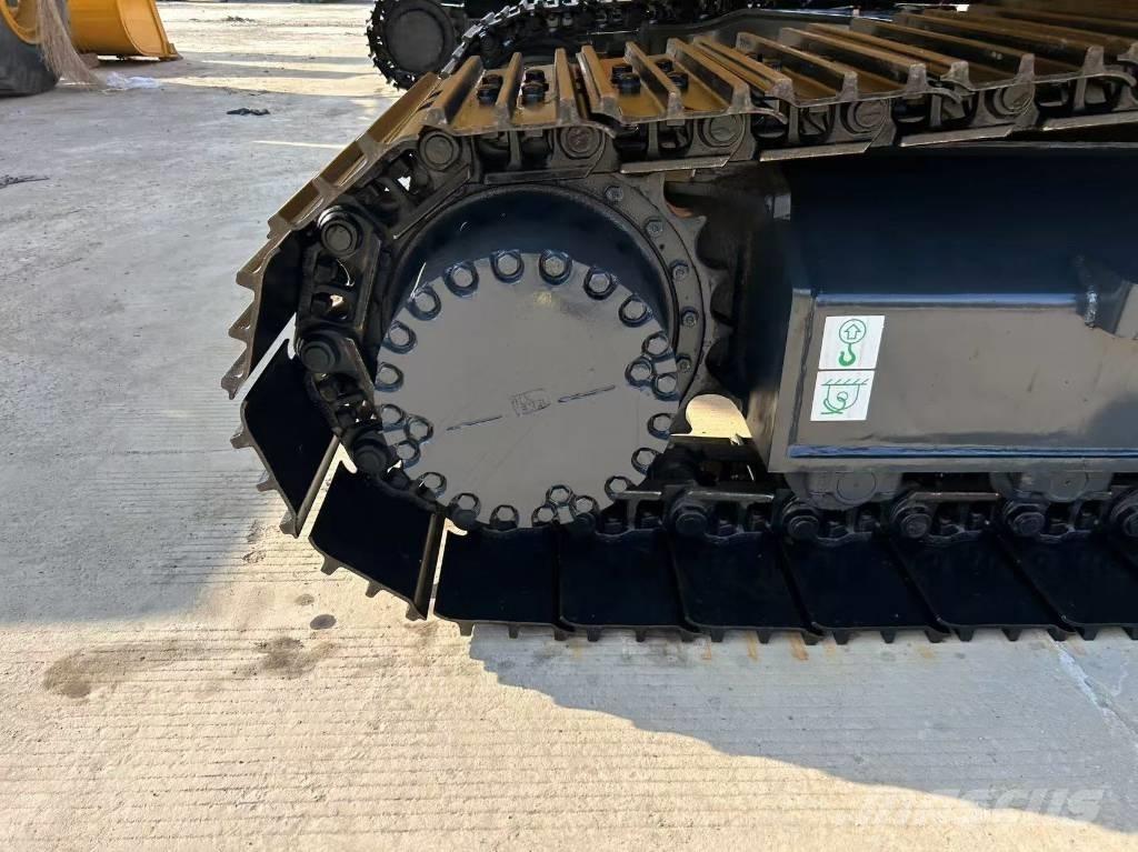 Komatsu 220 大型油圧ショベル12t以上（パワーショベル・ユンボ）