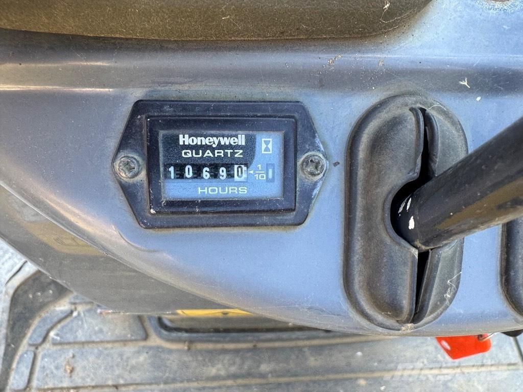 Yanmar SV08 (1C631) ミニ油圧ショベル 7t以下（ミニユンボ・ミニディガー）