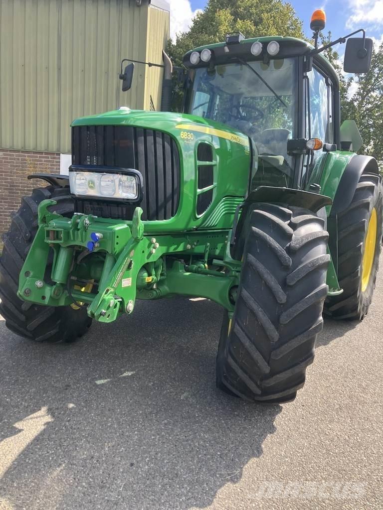 John Deere 6830 トラクター