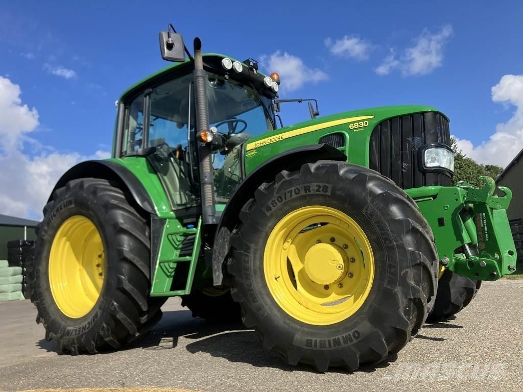 John Deere 6830 トラクター