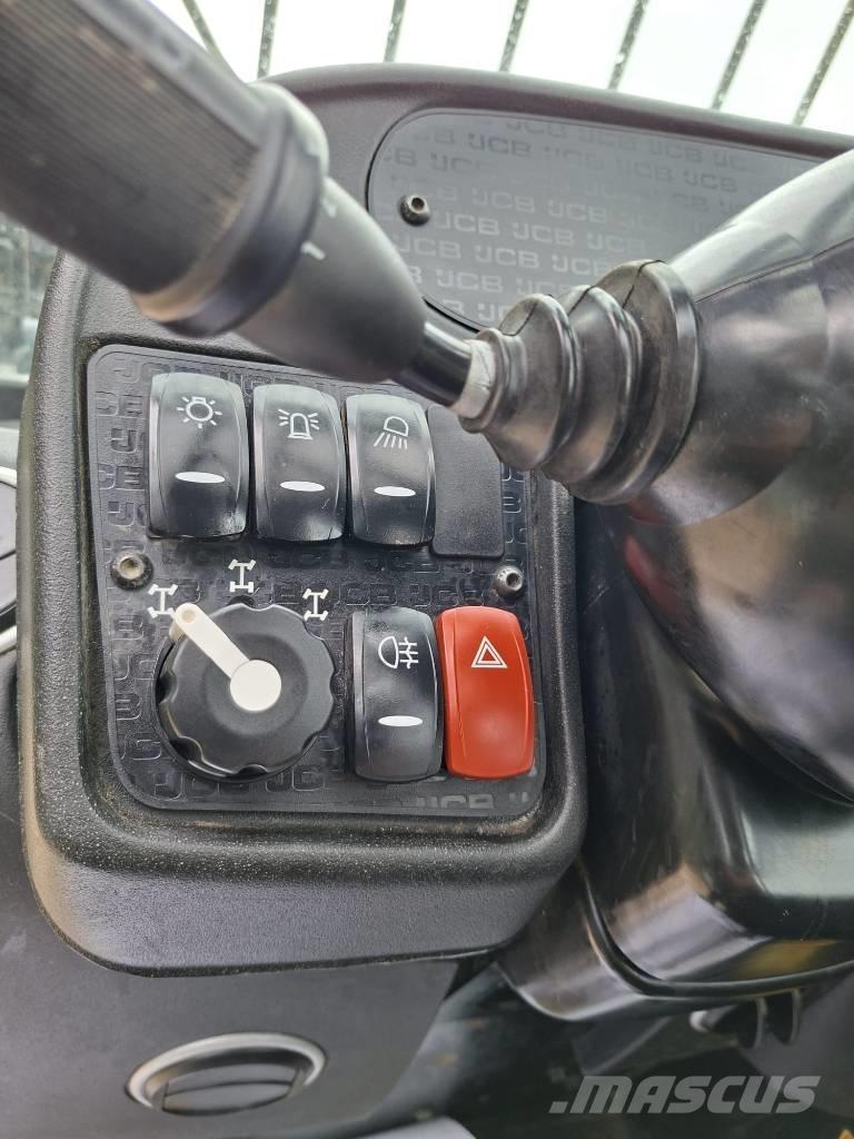 JCB 535-95 テレスコーピックハンドラー