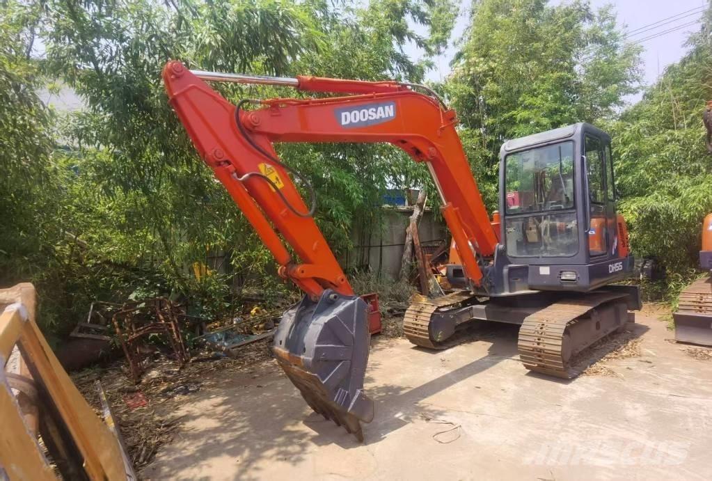 Doosan DH 55 ミニ油圧ショベル 7t以下（ミニユンボ・ミニディガー）