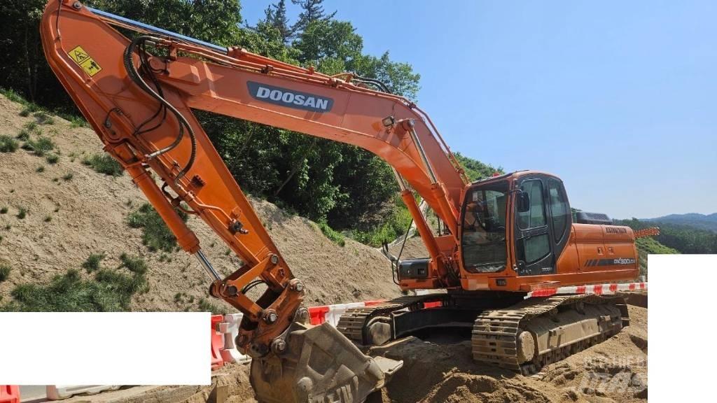 Doosan DX 300 LC 大型油圧ショベル12t以上（パワーショベル・ユンボ）