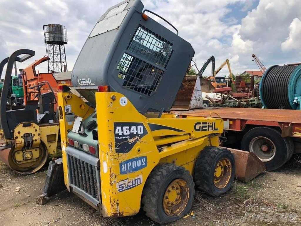 Gehl 4640 FOR PARTS スキッドステアローダー