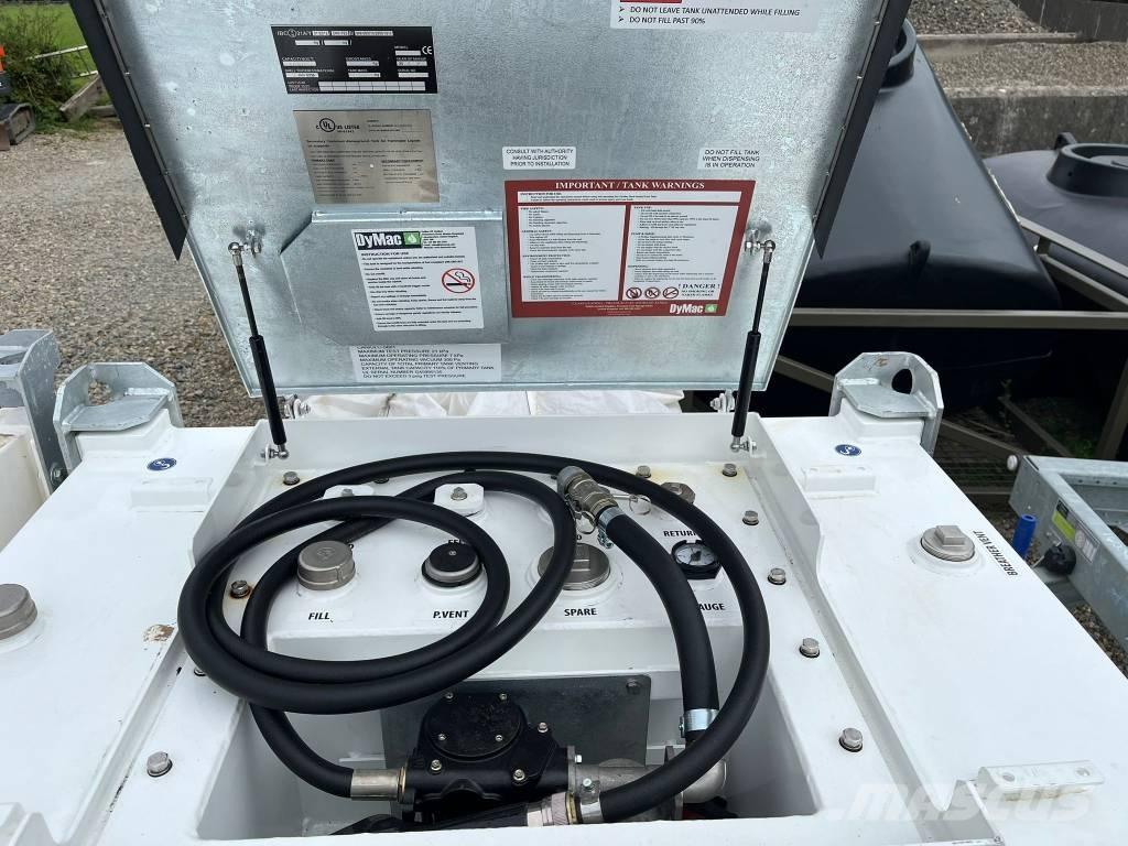  DyMac 900L FUEL CUBE 燃料タンクと添加剤用タンク
