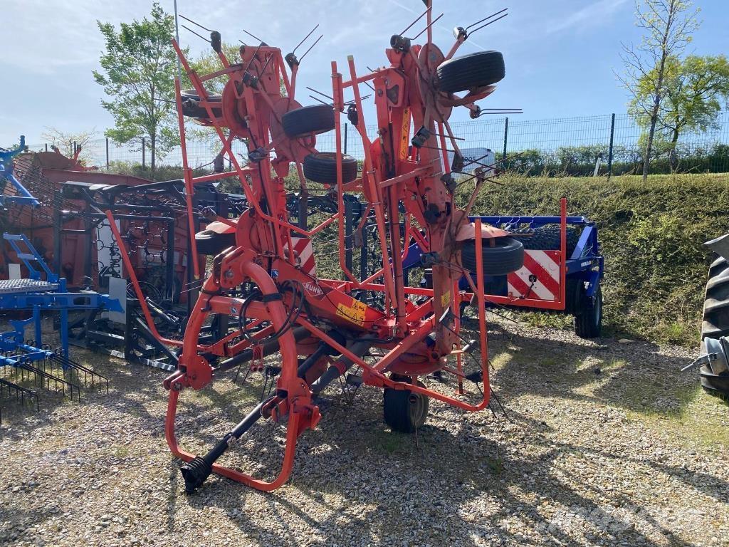 Kuhn GF8702 テッダー・テッダーレーキ