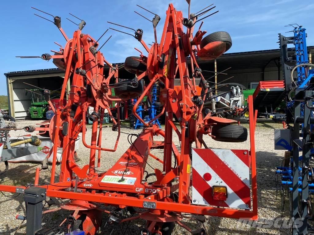 Kuhn GF8702 テッダー・テッダーレーキ