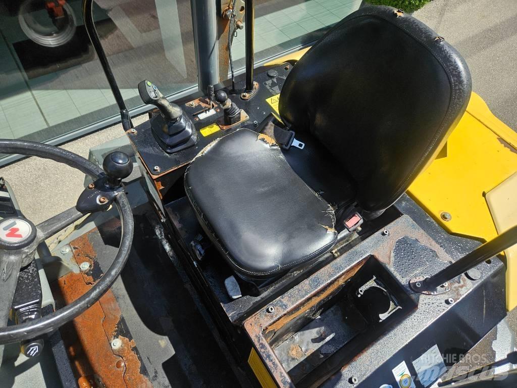 Wacker Neuson DW 60 サイト　ダンプ