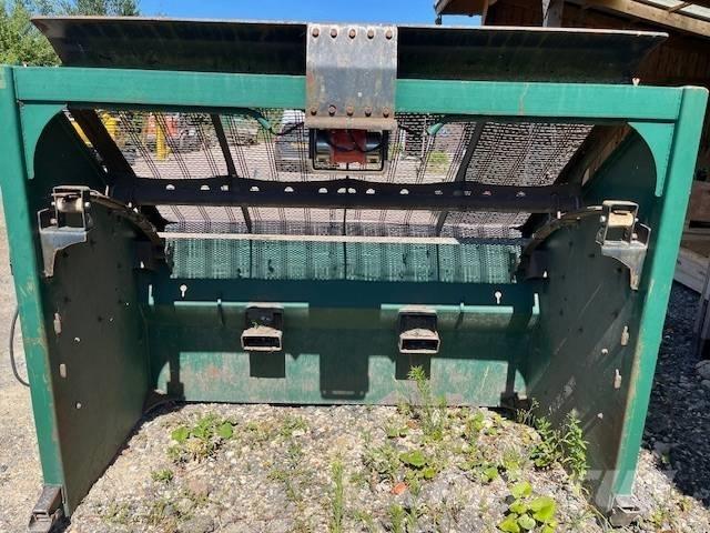  PROSCREEN PVG12V84 自走式スクリーン