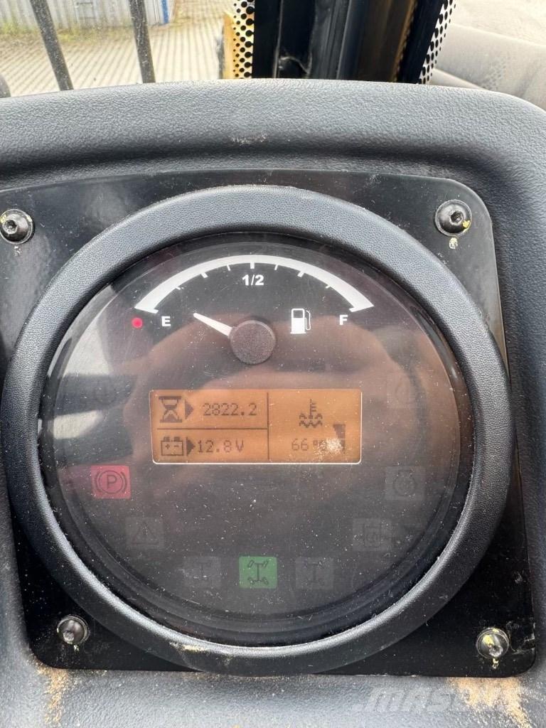 CAT TH 314 D テレスコーピックハンドラー
