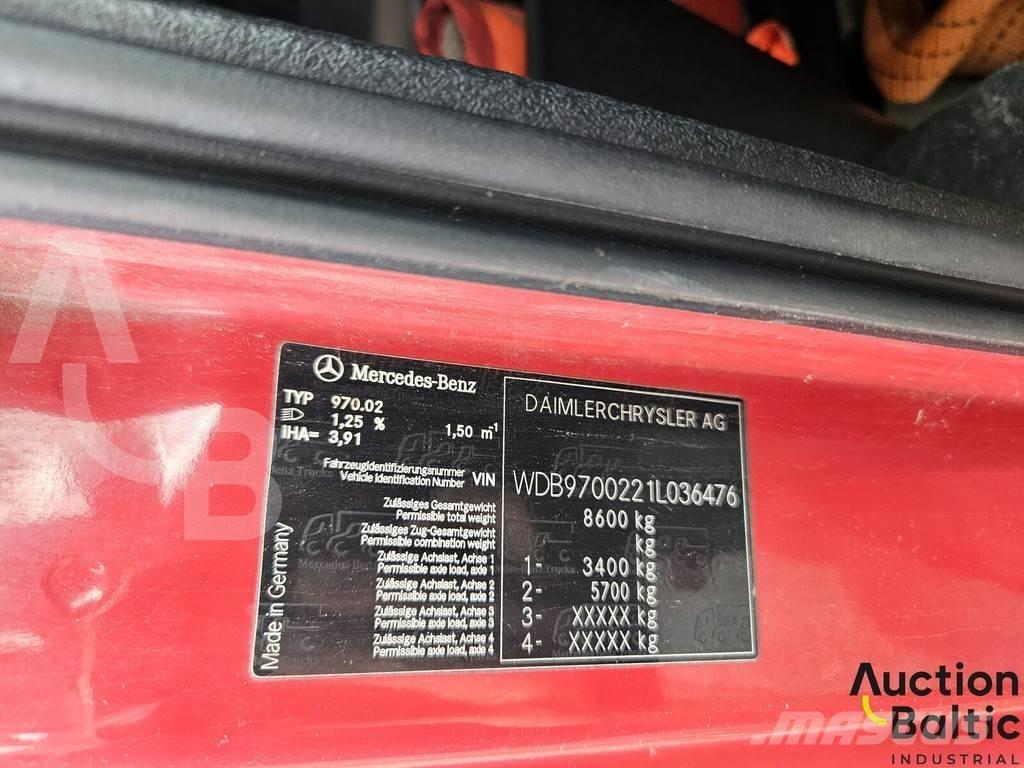 Mercedes-Benz 815 冷凍冷蔵車