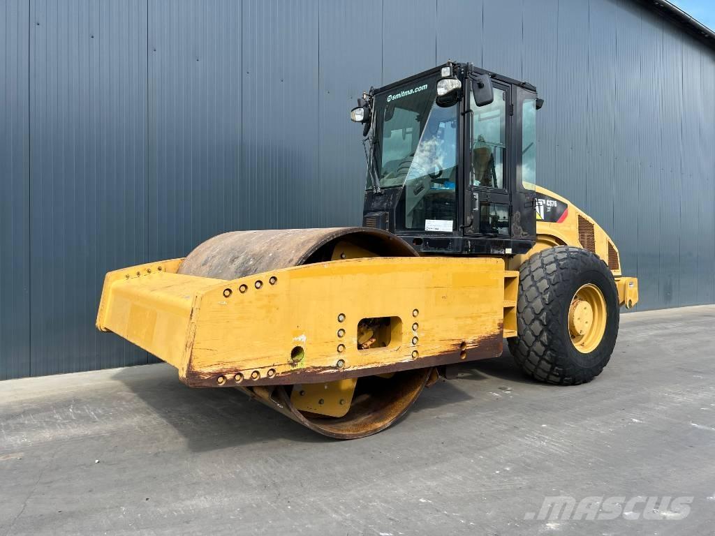 CAT CS76 XT 振動ローラ