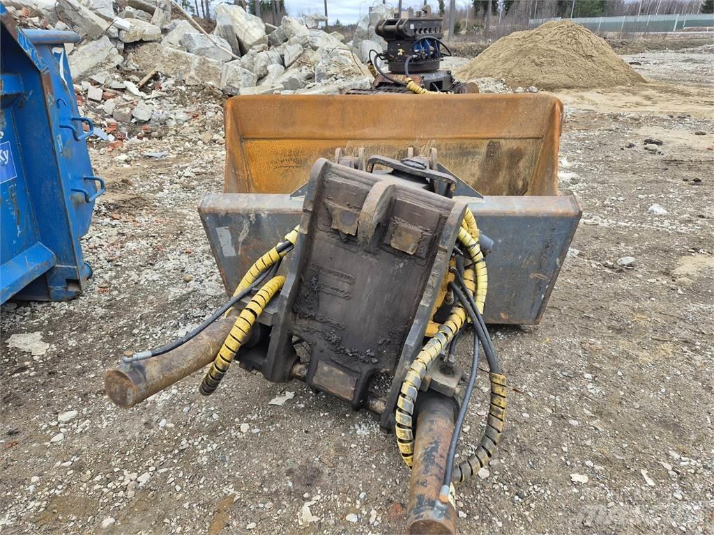 CAT 320D LRR 大型油圧ショベル12t以上（パワーショベル・ユンボ）