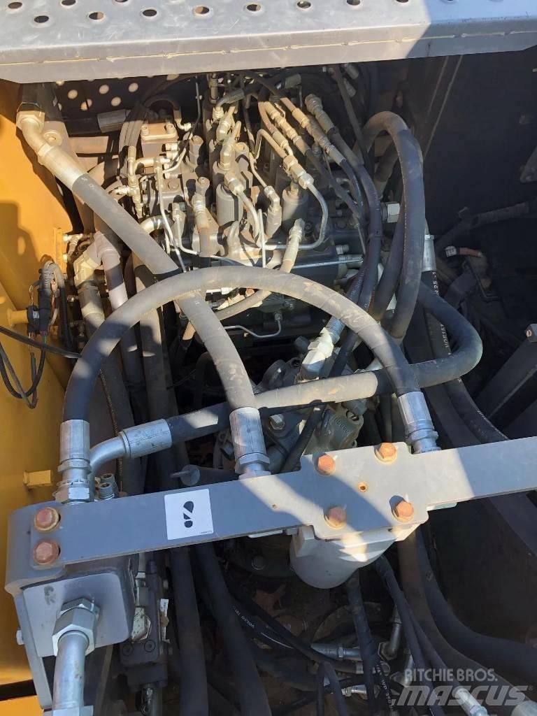 Volvo EC220EL 中型油圧ショベル 7ｔ-12ｔ（ユンボ・パワーショベル・バックホー）
